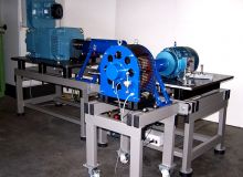 RE-POWER Pruefstand mit MT5 Docking-Station.JPG