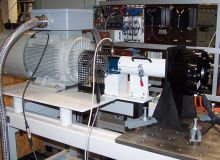 RE-POWER Pruefstand mit Fahrzeug-Antriebsmotor